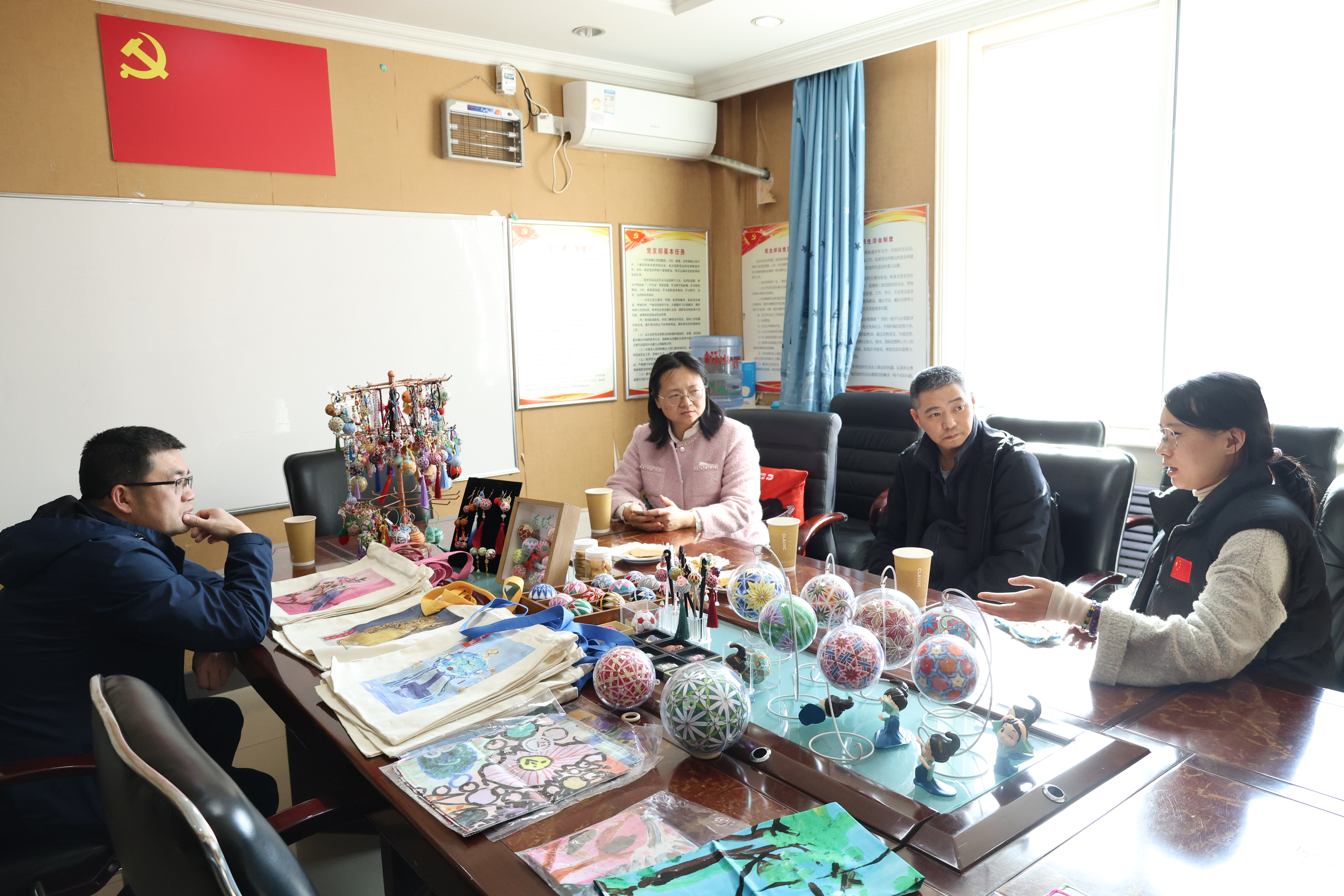 市残联社就中心携手区残联开展安全检查，助推手工制品